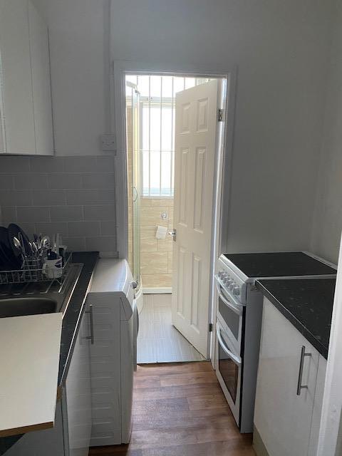 2 Bedroom flat in Craven street. A 2 bedroom Flat situated in craven street. Excellent location. Newly decorated and in very good condition. Rent inclusive of all bills.